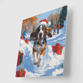 Bluetick Coonhound Weihnachtsfest Schneeszene Quadratische Wanduhr (Winkel)