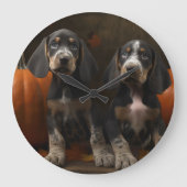 Bluetick Coonhound Welpe Herbst Delight Pumpen Große Wanduhr (Vorderseite)