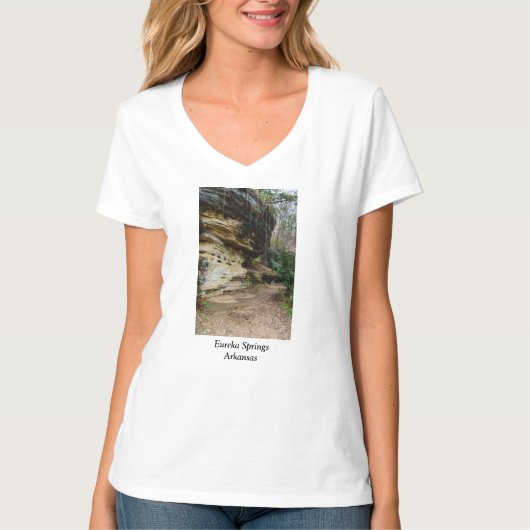 Bluff Lined Walkway T-Shirt (Vorderseite)