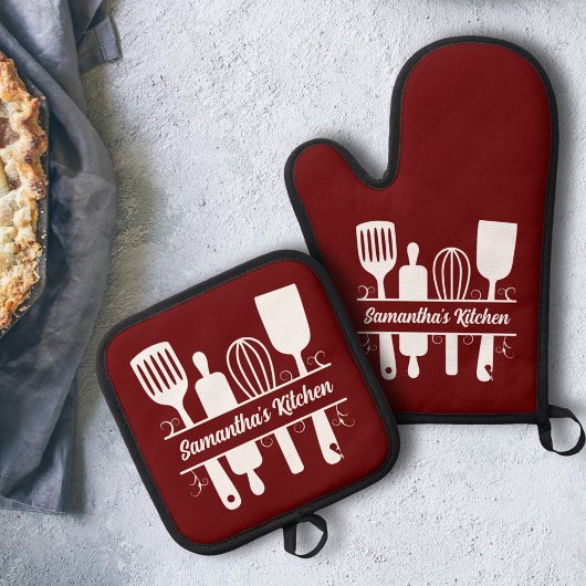 Blüh Baking Utensies Monogramm Rot Ofenhandschuh & Topflappen-Set