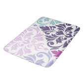 Blüh Damask Art I Purples Pinks Blues White Badematte (Schrägansicht)