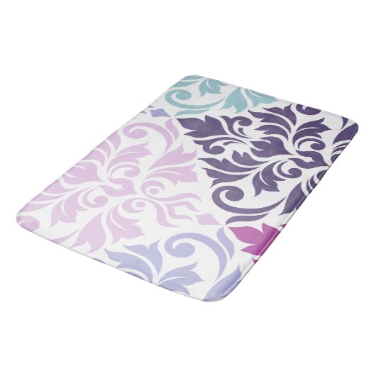Blüh Damask Art I Purples Pinks Blues White Badematte (Schrägansicht)