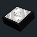 Blüh Diamond 60. Hochzeitstag Geschenkboxen<br><div class="desc">Ein Digitalbcon-Design mit platinsilberfarbenem Design und geblüht Design-Design mit einer Vielzahl von individuellen Bildern, Formen, Mustern, Stilen und Schriftart in dieser einzigartigen "Geblüht Diamond 60th Wedding Anniversary"-Geschenkboxen. Dieses ansprechende und elegante Design macht das perfekte Geschenk für das perfekte Paar, um diesen Meilenstein Jahrestag zu erreichen! Was für ein besseres, Erinnerungen...</div>