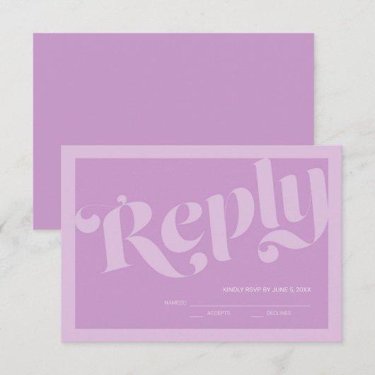 Blüh Typografie Lavender Lilac Wedding RSVP Karte (Vorne/Hinten)