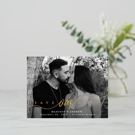 Blüh von Liebe Gold Script Save the Date Folie Einladungspostkarte (Stehend vorne)