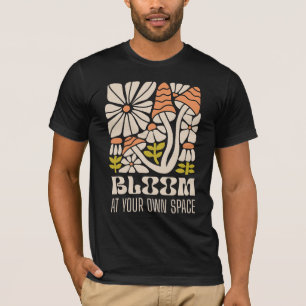 Blühe in deinem eigenen Raum – Retro-Groovy-Pilz T-Shirt