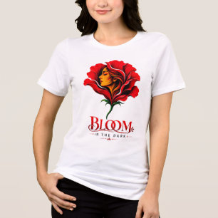 Blühen in der Dunkelheit - Surrealistische Rosen-G Tri-Blend Shirt