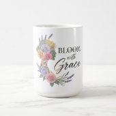 Blühen mit Grace Elegante Silhouette Kaffeetasse (Mittel)