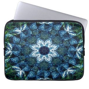 Blühende Blume.... Laptopschutzhülle