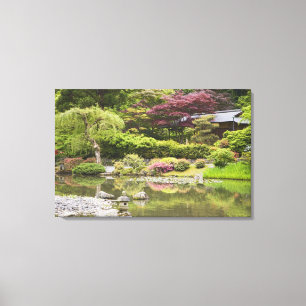 Blühende Blumen im Japanischen Garten, Leinwanddruck
