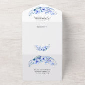 Blühende Blumen und Beeren vermischen sich in eine All In One Einladung (Außenbereich)