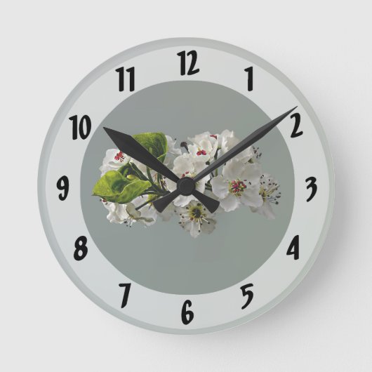 Blühende Blüten aus weißer Birne Runde Wanduhr (Vorderseite)