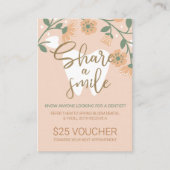 Blühende Blüten teilen sich ein Lächeln Zahnbehand Visitenkarte (Vorderseite)