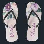 Blühende botanische lila personalisierte Braut Badesandalen<br><div class="desc">Botanische Blüte und Grünpflanzen im Grün in Weiß,  Pfirsich und lila,  elegant und romantisch,  große personalisierte Geschenke für Braut</div>