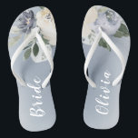 Blühende botanische staubblaue personalisierte Bra Badesandalen<br><div class="desc">Botanische Blüten und Grünpflanzen in sanft gelb,  staubblau und grau,  elegant und romantisch,  großartige personalisierte Geschenke für Braut</div>