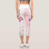 Blühende Eleganz: Rose- und Schmetterlingsdruckdes Capri Leggings (Rückseite)