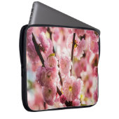 Blühende Erde - rosa Paradise Laptopschutzhülle (Vorne Rechts)