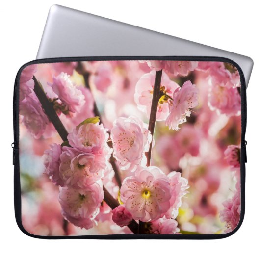 Blühende Erde - rosa Paradise Laptopschutzhülle (Vorderseite)