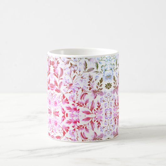 Blühende Goldblumenzweig auf weißem Hintergrund Kaffeetasse (Mittel)