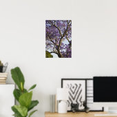 Blühende Jacaranda-Bäume im neuen Bauernpark, Poster (Heimbüro)