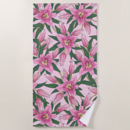 Blühende Lilien in Pastellrosa Strandtuch