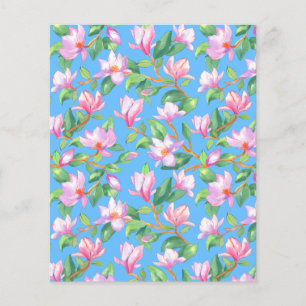 Blühende Magnolie am Himmel blau