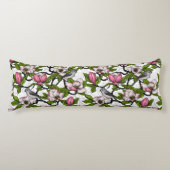 Blühende Magnolie und Titmausvogel Seitenschläferkissen (Vorderseite)