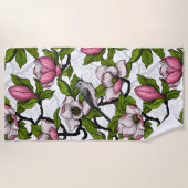 Blühende Magnolie und Titmausvogel Strandtuch (Vorderseite)