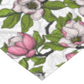 Blühende Magnolie und Titmausvogel Tischdecke (Schrägansicht)