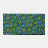Blühende Opuntia auf blau Schreibtischunterlage (Vorderseite)