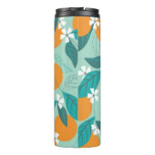 Blühende Orangen in Blätter. Darstellung Thermosbecher (Rückseite)