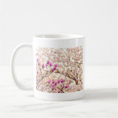 Blühende rosa Lila Magnolias-Frühlingsszene Blume Kaffeetasse (Links)