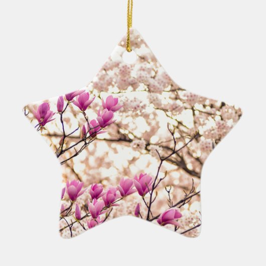 Blühende rosa Lila Magnolias-Frühlingsszene Blume Keramik Ornament (Vorne)