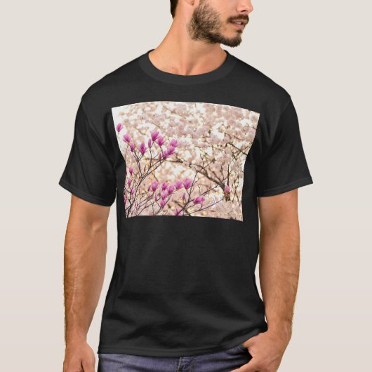 Blühende rosa Lila Magnolias-Frühlingsszene Blume T-Shirt (Vorderseite)