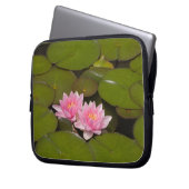Blühende Wasserliken Laptopschutzhülle (Vorderseite Links)