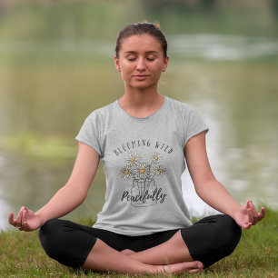 Blühende wilde, friedlich zurückhaltende Wildblume T-Shirt