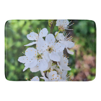 Blühender Baum im Frühling Rumänien – Blütenfotogr Badematte