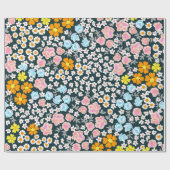 Blühender Garten mit Rose und Wildblumen. Vintag Geschenkpapier (Flach)