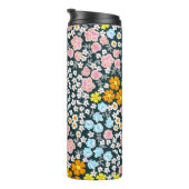 Blühender Garten mit Rose und Wildblumen. Vintag Thermosbecher (Nach rechts gedreht)