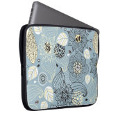 Blühender Herbst: Elegantes saisonales Design Laptopschutzhülle (Vorne Rechts)