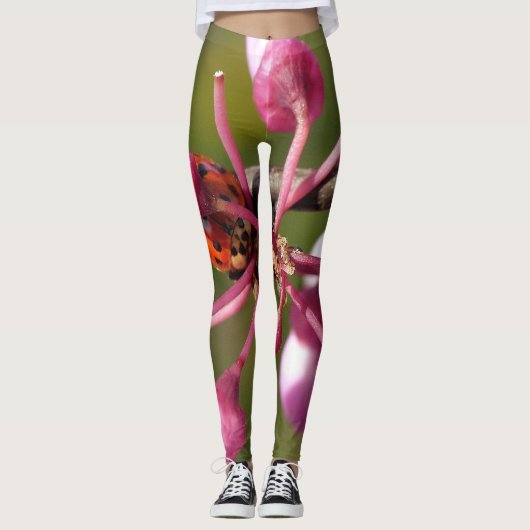 Blühender Redbug mit Ladybug Leggings (Vorderseite)