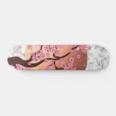 Blühender Zweig Sakura über goldener Sonne auf Mar Skateboard (Horizontal)