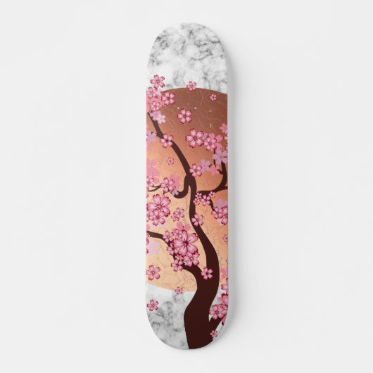 Blühender Zweig Sakura über goldener Sonne auf Mar Skateboard (Vorne)