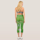 Blume auf der Wiese Capri Leggings (Rückseite)