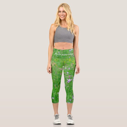 Blume auf der Wiese Capri Leggings (Vorderseite)