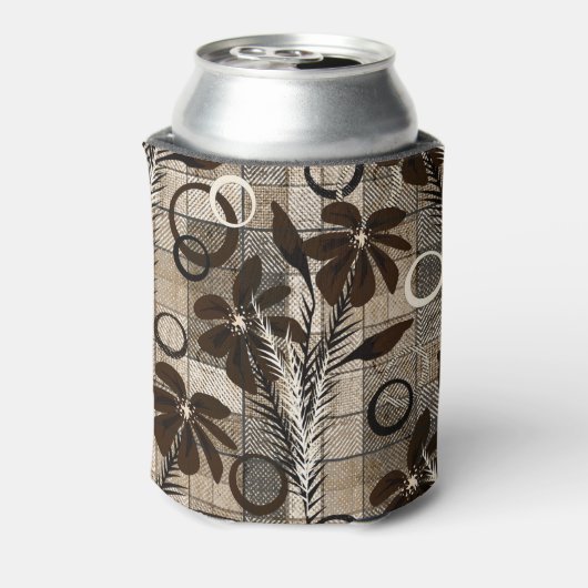 Blume auf einem Schachbrettboden in einem rustikal Dosenkühler (Kanne Rückseite)