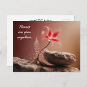 Blume auf Stein mit Spruch Postkarte (Vorne/Hinten)