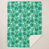 Blume aus der White Water Lilie & Lily Pad Muster Sherpadecke (Vorderseite)