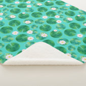 Blume aus der White Water Lilie & Lily Pad Muster Sherpadecke (3/4)