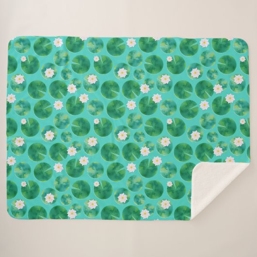 Blume aus der White Water Lilie & Lily Pad Muster Sherpadecke (Vorderseite (Horizontal))